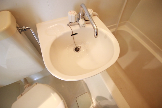 洗面設備　※別号室の写真です