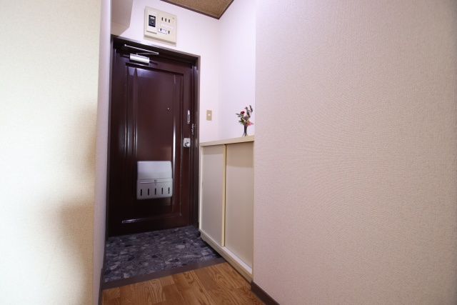 玄関　※別号室の参考写真です※