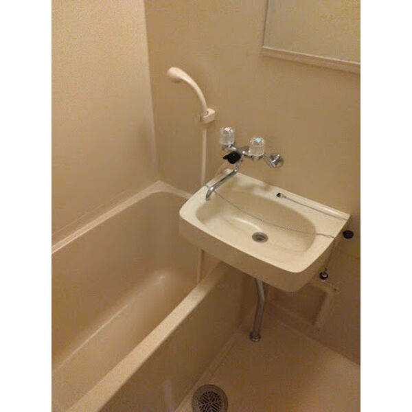 洗面設備　※別号室参考写真の為現状優先となります