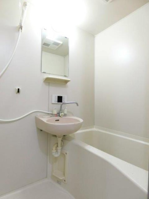 バス・シャワールーム　図面と現状に相違がある場合には現状を優先