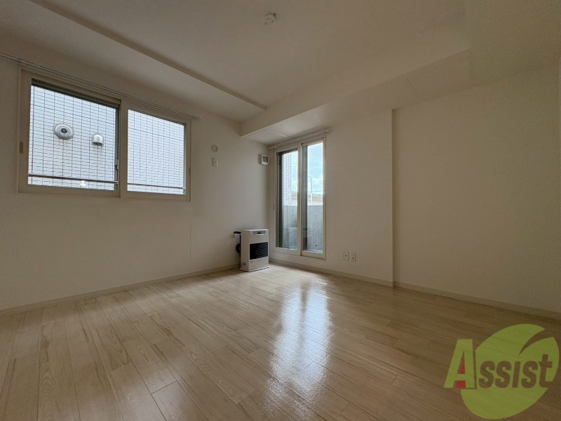 居室・リビング　広くてキレイなお部屋が広がっていて、充実した生活が送れそう。