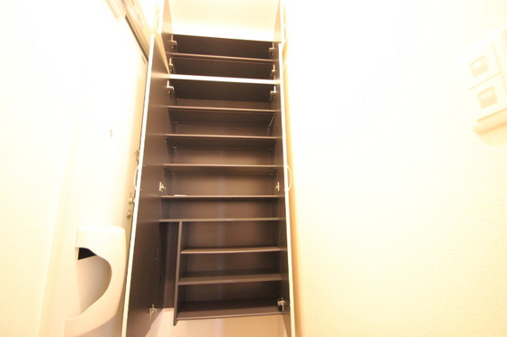 玄関　※別部屋の写真です