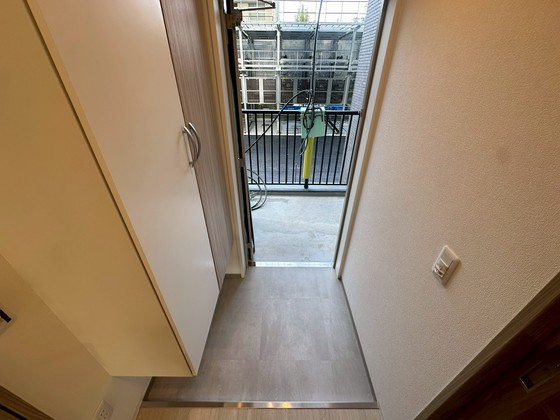 玄関　※別部屋の写真です。