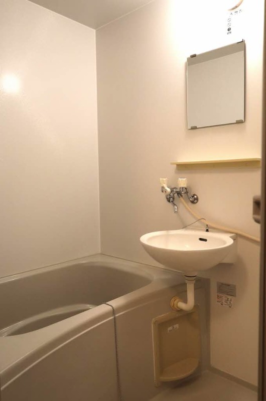 バス・シャワールーム　図面と現状に相違がある場合には現状を優先