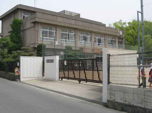 小学校　姫路市立勝原小学校（小学校）まで445m