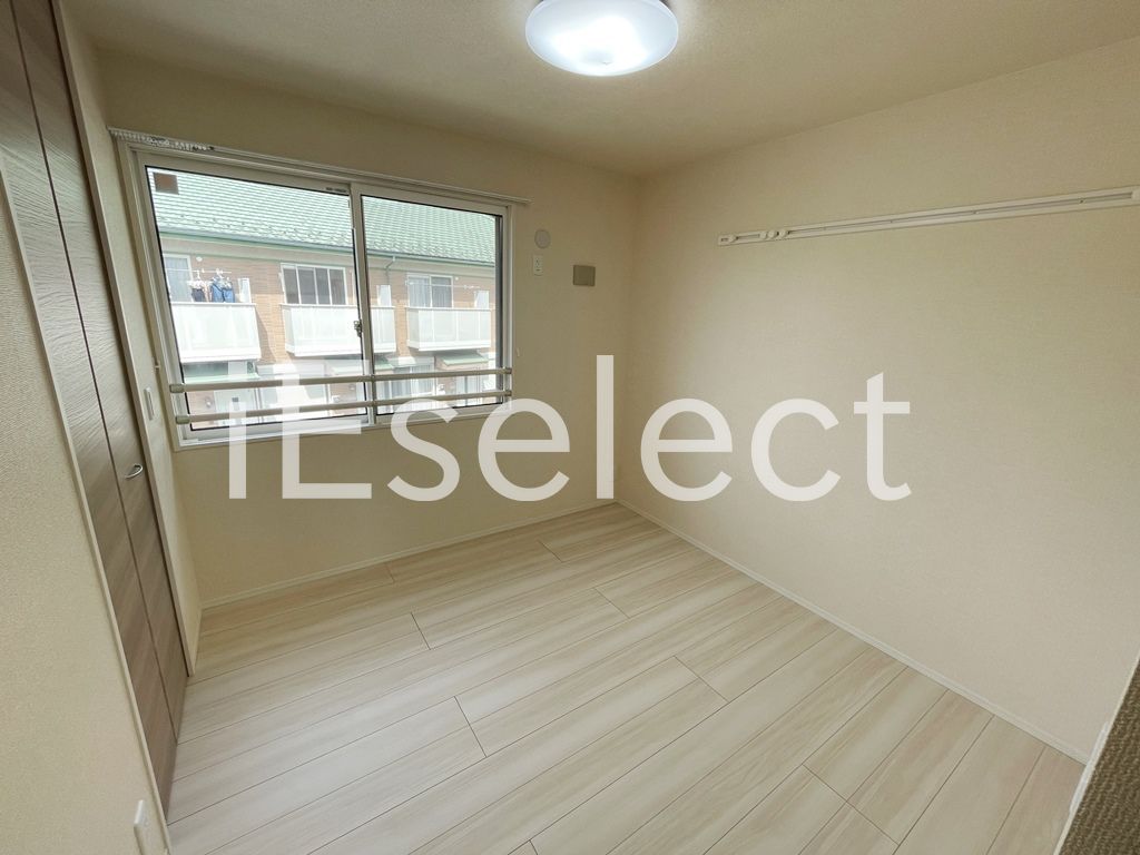 その他部屋・スペース　明るい寝室です