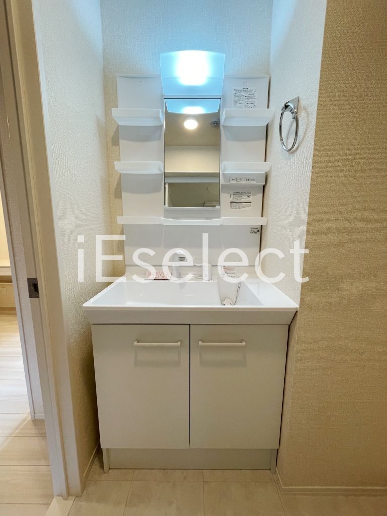 洗面設備　朝の忙しい時間に便利な洗髪化粧台！