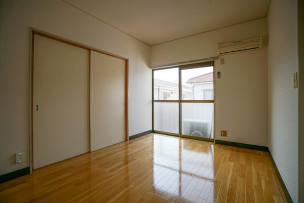 居室・リビング　同じ敷地内別なお部屋