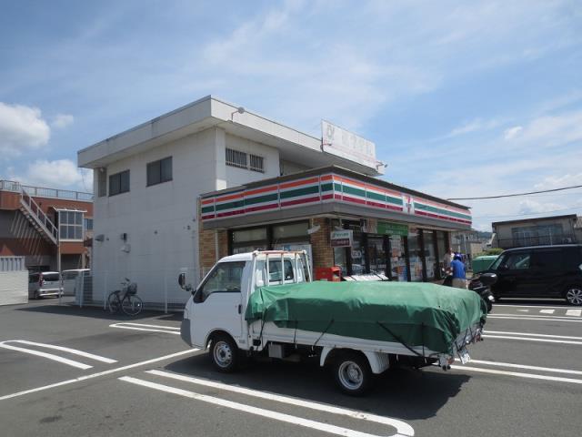 コンビニ　セブンイレブン（コンビニ）まで336m