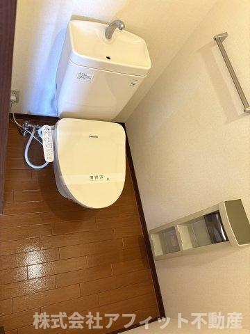 トイレ　温水洗浄暖房便座