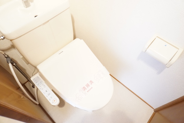 トイレ　洗浄便座付きトイレ