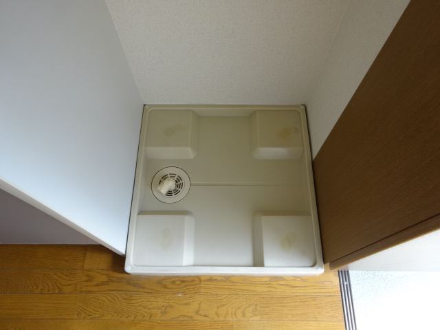 その他　質ｊ内洗濯機置き場です。