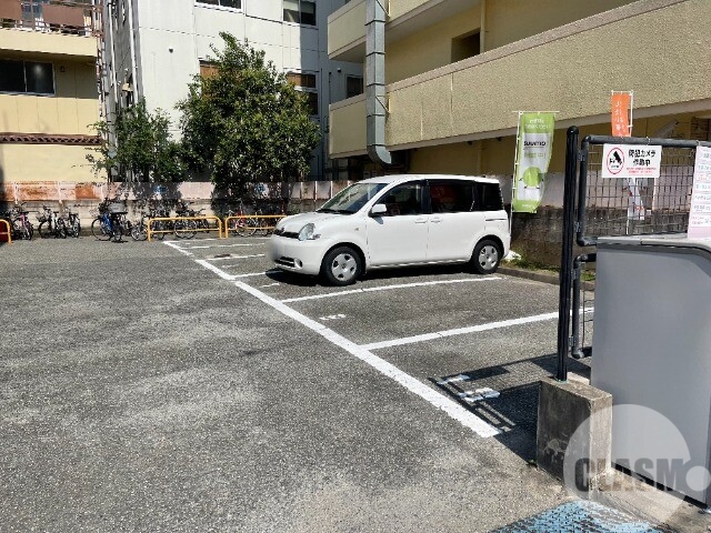 駐車場　敷地内駐車場