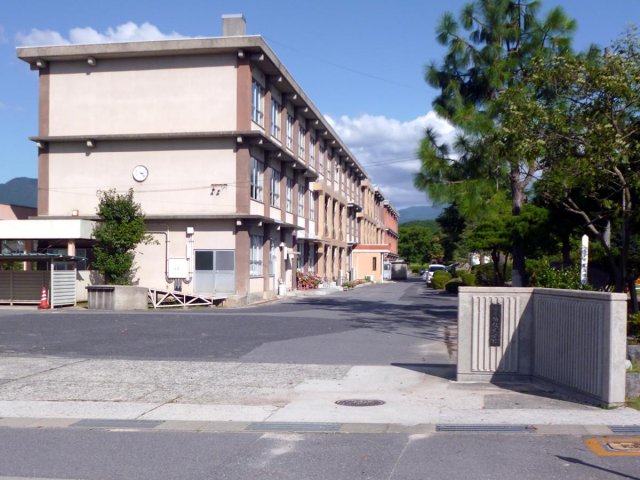 小学校　米子市立伯仙小学校（小学校）まで900m