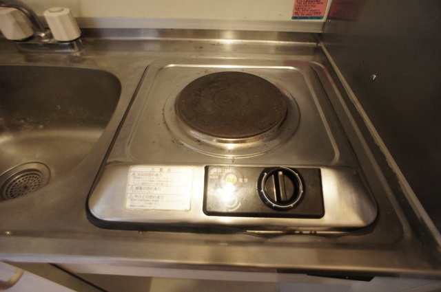 キッチン　１口電気コンロ設置済！お引越し後すぐにお料理できます☆