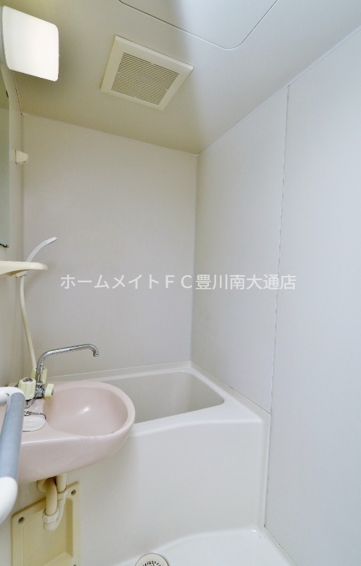 バス・シャワールーム　同型別部屋写真