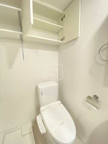 トイレ　セレニテ難波プリエ　トイレ