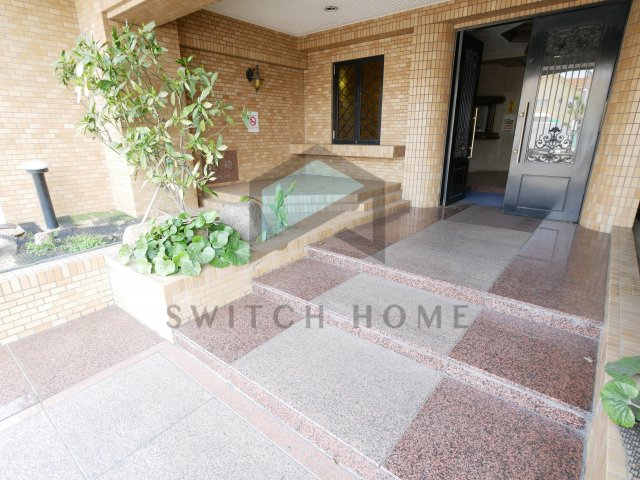 エントランス　清潔感のあるエントランスです♪