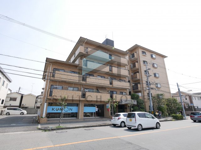 建物外観　鉄筋コンクリート造6階建てのマンションです♪