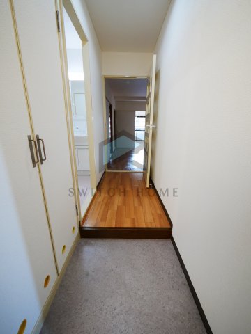 玄関　シューズボックス付きの玄関です♪