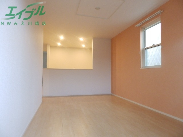 居室・リビング　同型参考写真