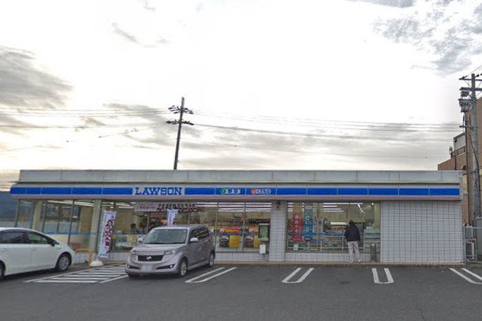 コンビニ　ローソン（コンビニ）まで941m