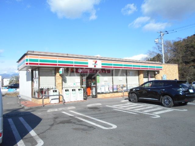 コンビニ　セブン-イレブン 伊勢崎波志江東店（コンビニ）まで596m