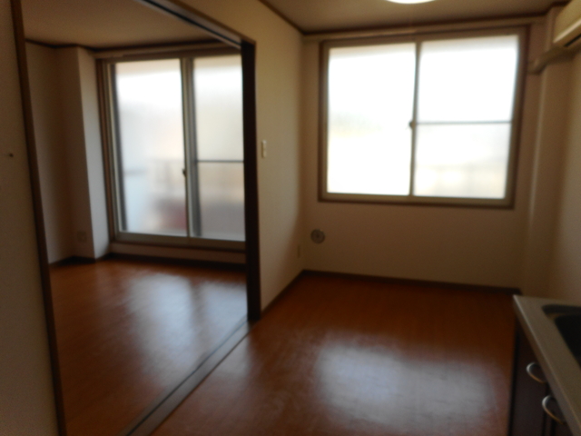 キッチン　ダイニングキッチン６．６帖