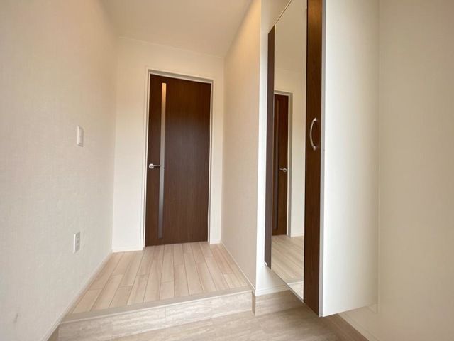 玄関　(イメージ)