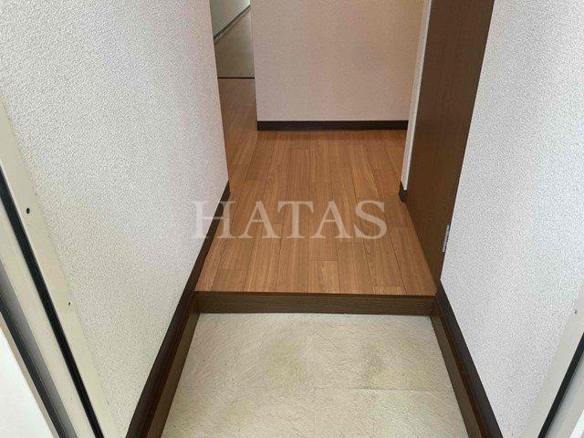 玄関　同物件別部屋です。