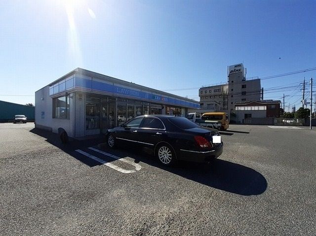 コンビニ　ローソン（コンビニ）まで300m