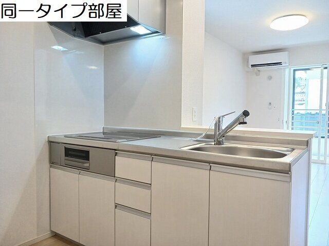 キッチン　コンパクトなキッチンで掃除もラクラク