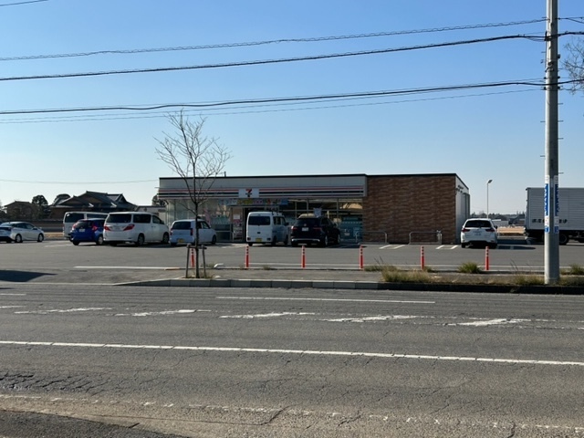 コンビニ　セブンイレブン（コンビニ）まで100m