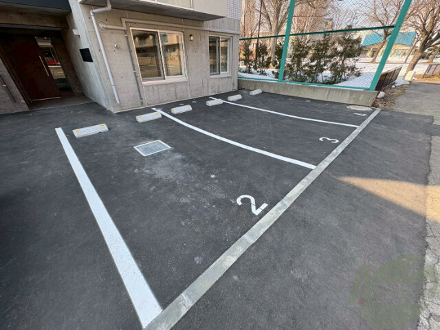 駐車場　駐車場