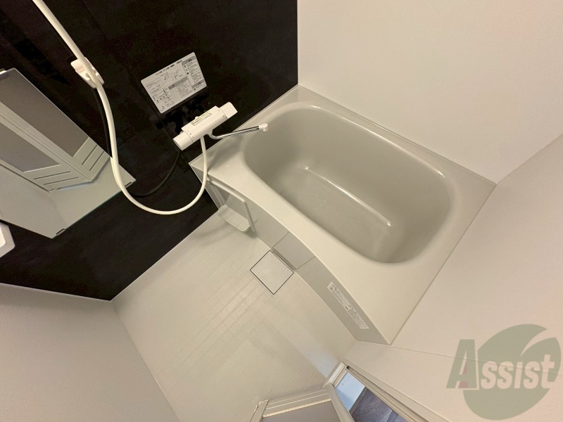 バス・シャワールーム　お風呂になります。一日の疲れを癒してくださいね。