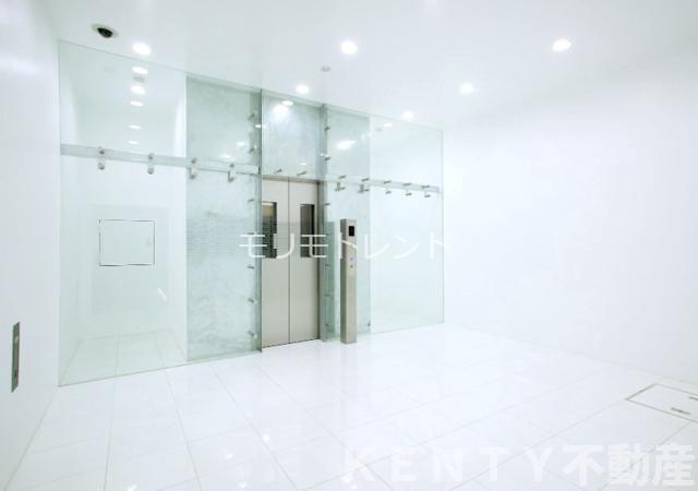 エントランス　建物の内部です