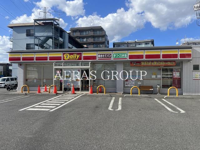 コンビニ　デイリーヤマザキ 足立谷在家 月の友店（コンビニ）まで435m