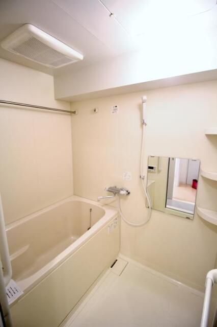 バス・シャワールーム　日々の疲れを癒すお風呂付です