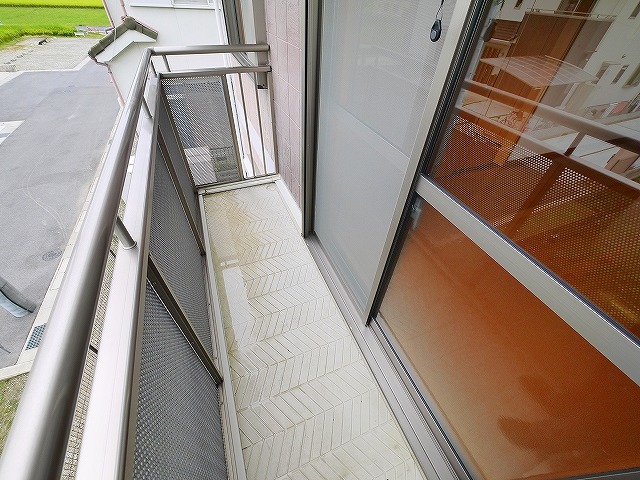 バルコニー　バルコニーからの眺めを楽しみながら食事をしませんか