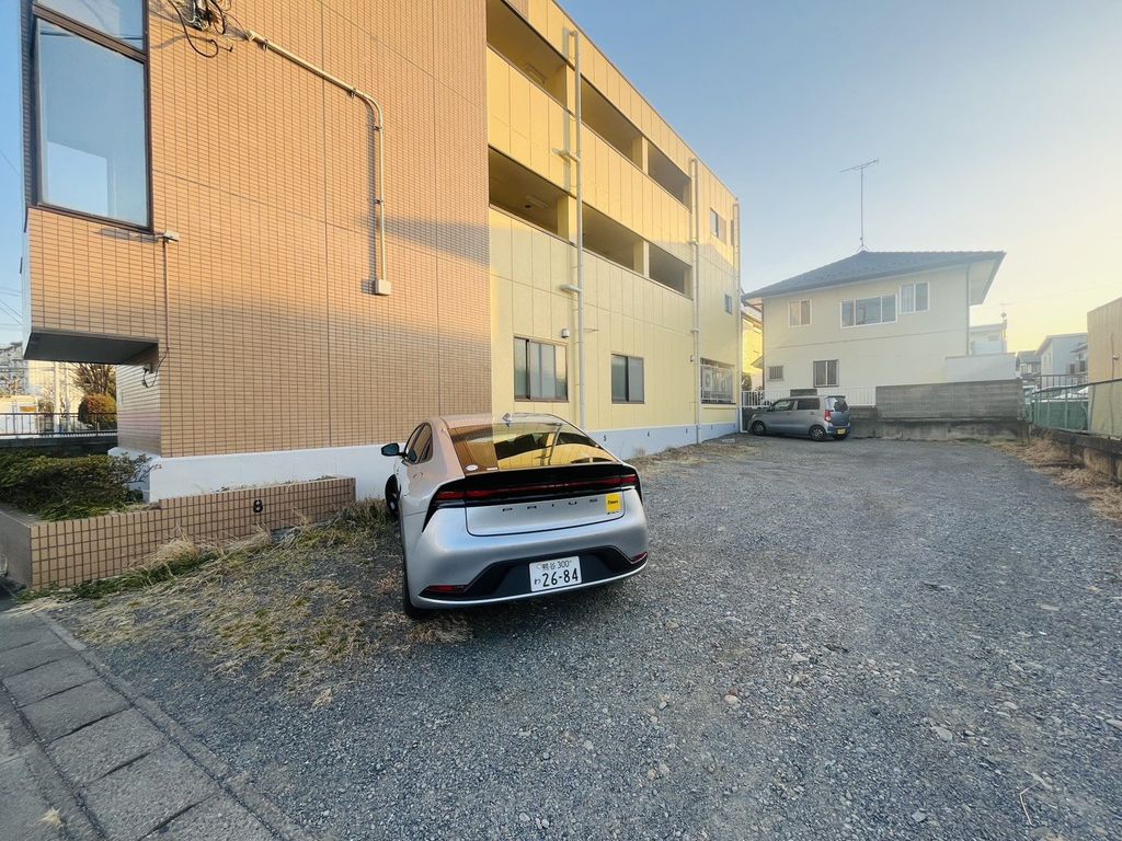 エントランス　駐車場