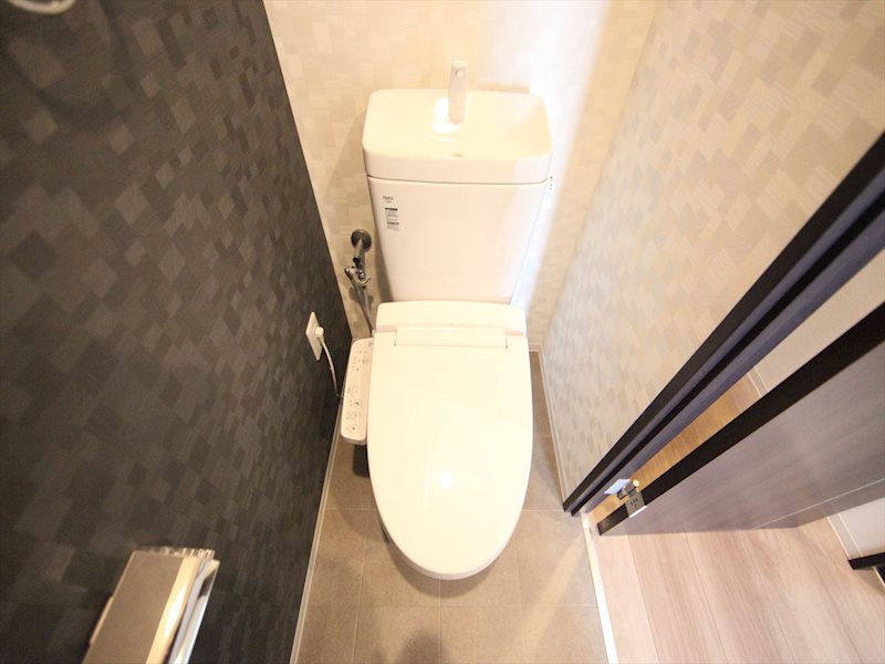 トイレ　温水洗浄暖房便座付トイレ