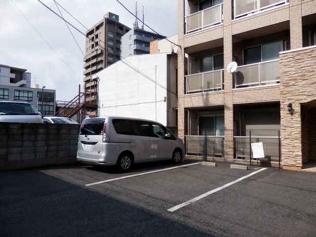 駐車場　敷地内駐車場