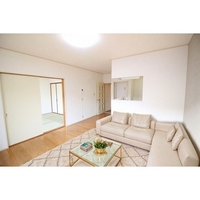 居室・リビング　写真内の家具・家電はＡＩイメージです