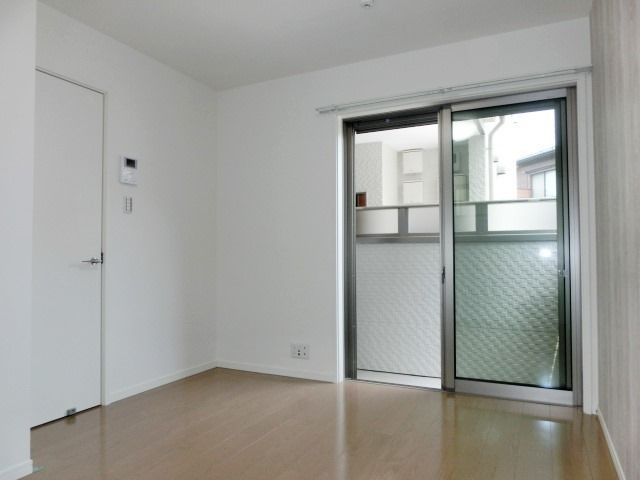 居室・リビング　６．２帖の洋室です