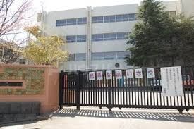 小学校　松戸市立上本郷第二小学校（小学校）まで590m