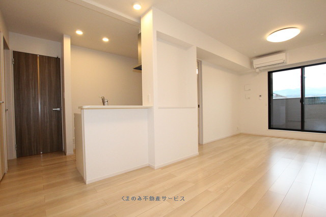 居室・リビング　ゆったりとしたリビングです ビクトリアジャスティス　202号