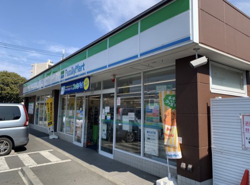 コンビニ　ファミリーマート 八王子堀之内店（コンビニ）まで118m