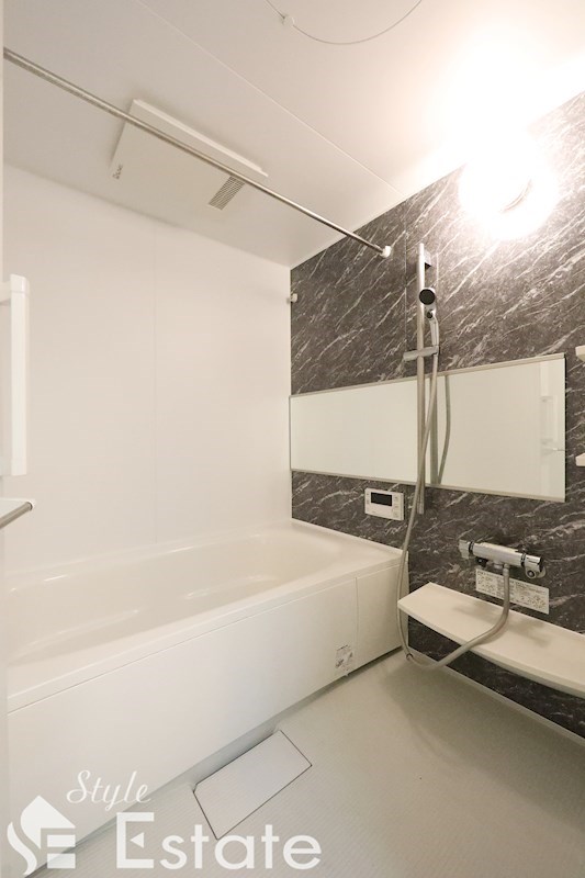 バス・シャワールーム　バスルーム