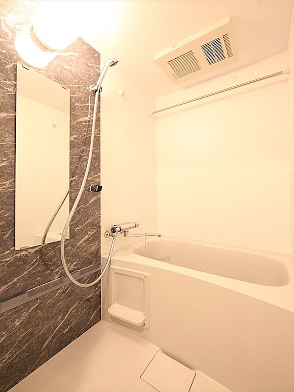 バス・シャワールーム　バスルーム