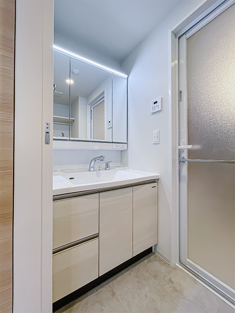 洗面設備　※写真は同タイプ住戸です。